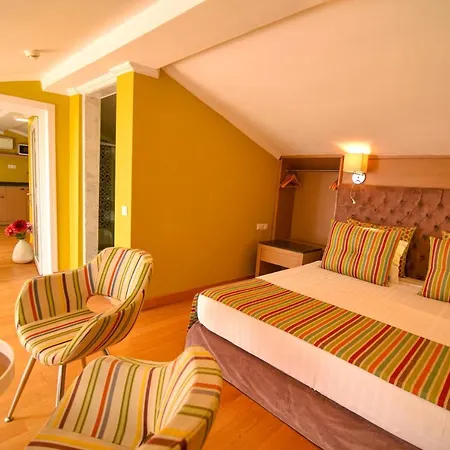 Apartamento Spacious Penthouse With Terrace Near Hadrian's Gate