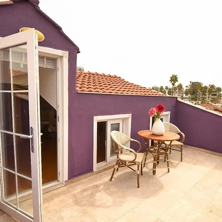 Spacious Penthouse With Terrace Near Hadrian's Gate *
