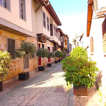 Spacious Penthouse With Terrace Near Hadrian's Gate Apartamento Antalya