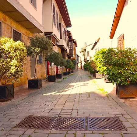 Apartamento Spacious Penthouse With Terrace Near Hadrian's Gate *