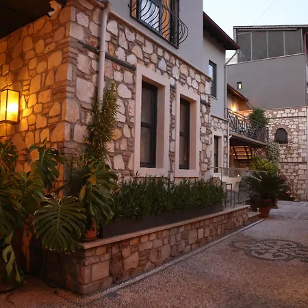 Spacious Penthouse With Terrace Near Hadrian's Gate *