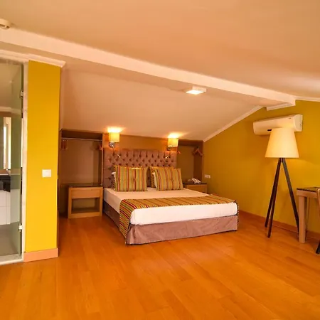 Διαμέρισμα Spacious Penthouse With Terrace Near Hadrian's Gate